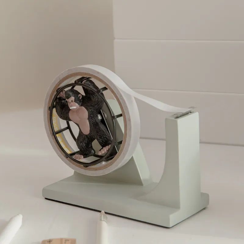 2025聖誕節8款交換禮物推薦！韓妞超愛「尾巴搖擺貓咪掛鐘」、「刺蝟造型收納包」萌到捨不得送！-17