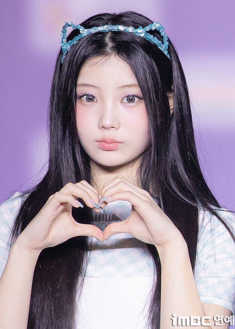 盤點2026年成年KPOP女偶像名單！雅賢、沅禧轉大人氣場超強，李瑞忙內寶寶終於長大！-15