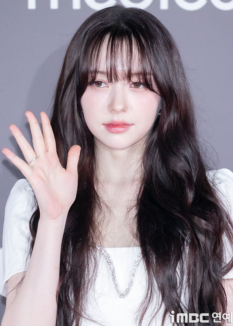 韓網認證7大五代女團神顏成員公開！以安、慜柱人氣高漲，Anna精緻時尚臉成全網焦點！-14