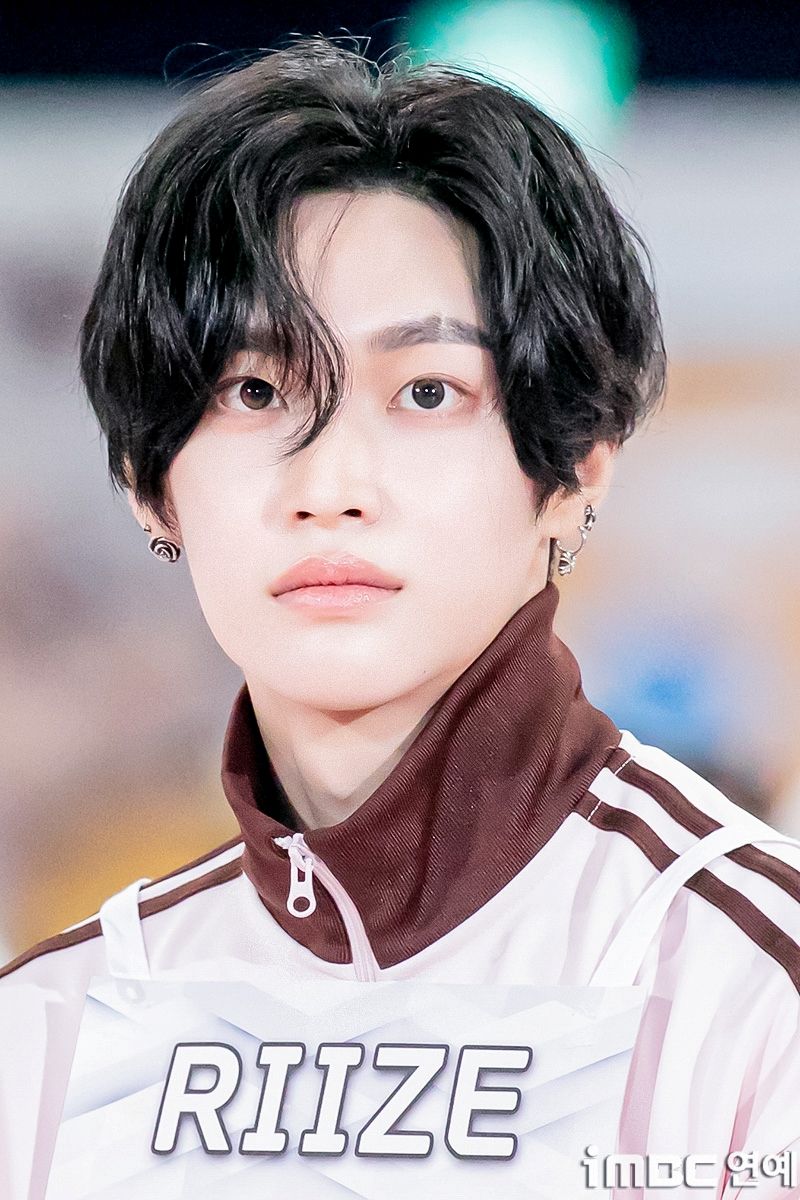 韓網票選五代男團6大神顏成員公開！安乾鎬帥到上熱搜，元彬、韓維辰零死角帥氣入榜！-2