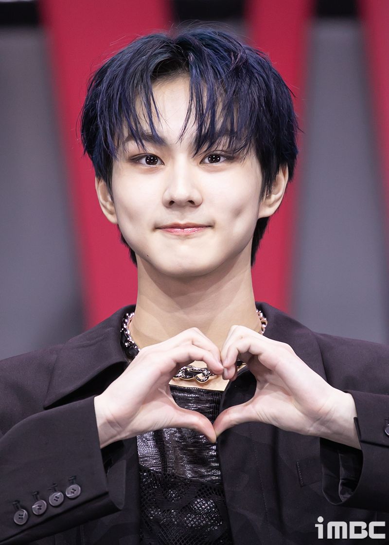 韓網熱搜最有「年下感」KPOP男偶像TOP6！申惟＆主訓清澈眼神太電，Anton大狗狗感成姊粉最愛！-13