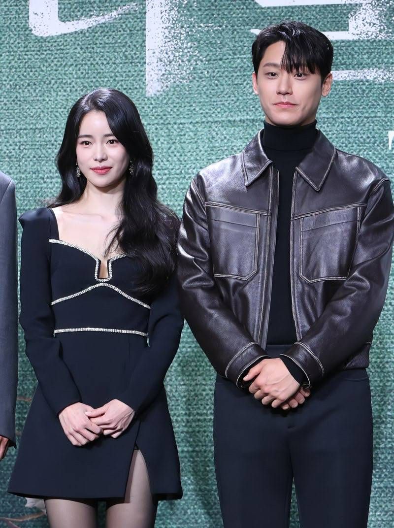 這7對「D社情侶」太震驚！JENNIE戀情轟動全網，IU李鍾碩跨年官宣、李到晛林智妍愚人節認愛，最後一組被爆粉絲崩潰！-7