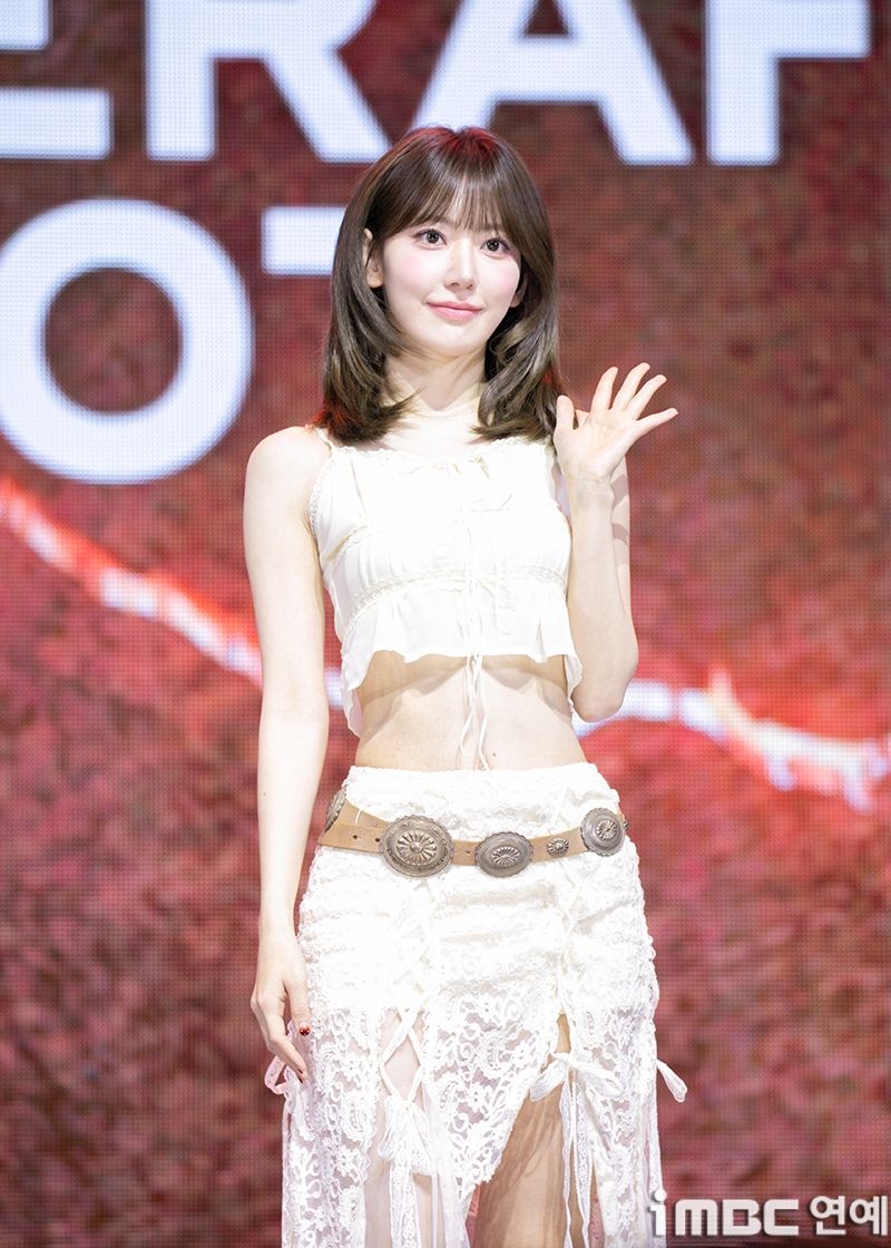 細到不合理！韓網熱議8位「螞蟻腰」KPOP女偶像！張員瑛比例太不科學，Rosé、雅賢腰線最誇張！-8