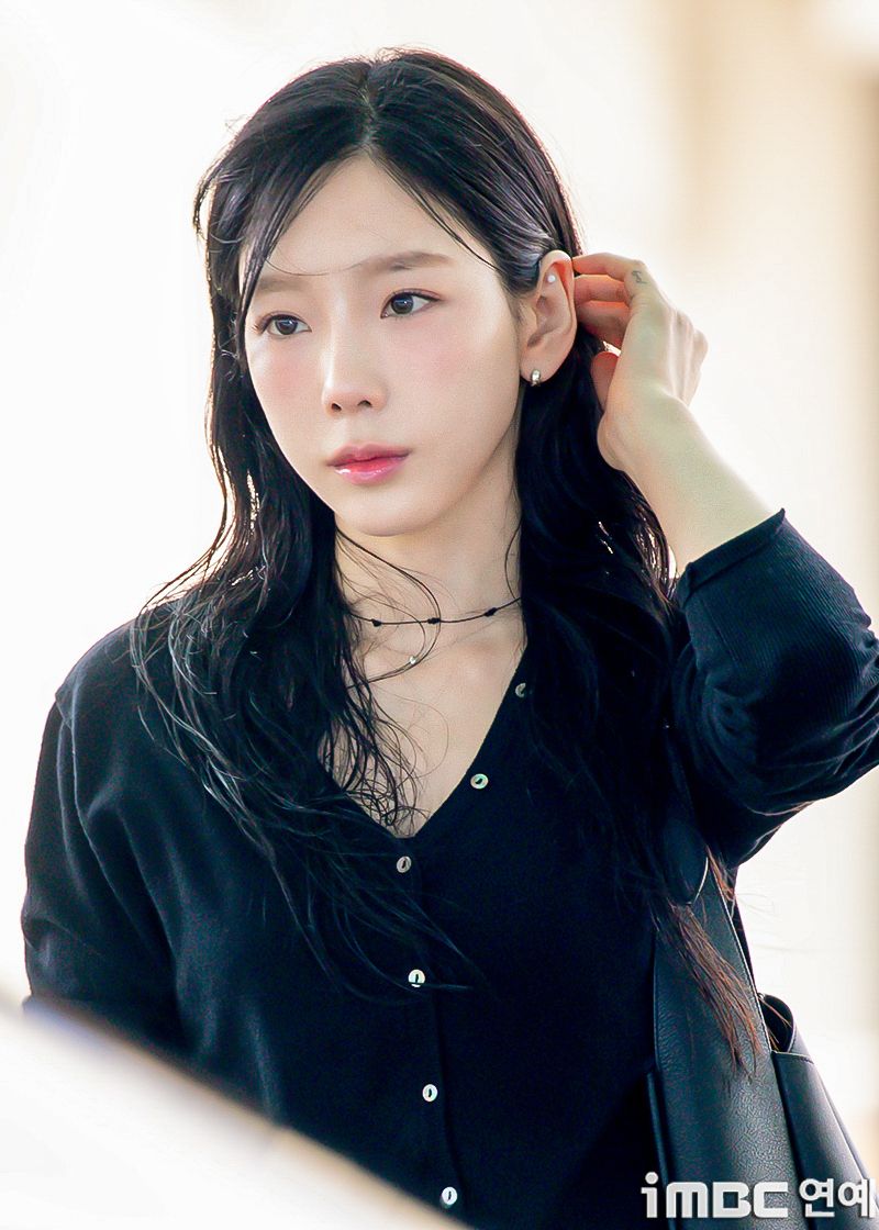 網熱議6位「清冷感神顏」KPOP女偶像代表！Karina「AI臉蛋」冷冽感十足，Irene、Mina都是冷美女代表-8