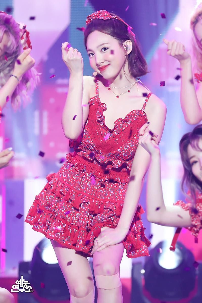 韓網公認6位最強「結尾妖精」KPOP偶像！娜璉笑容太甜美，柾國、張員瑛「天生偶像」超亮眼！-13