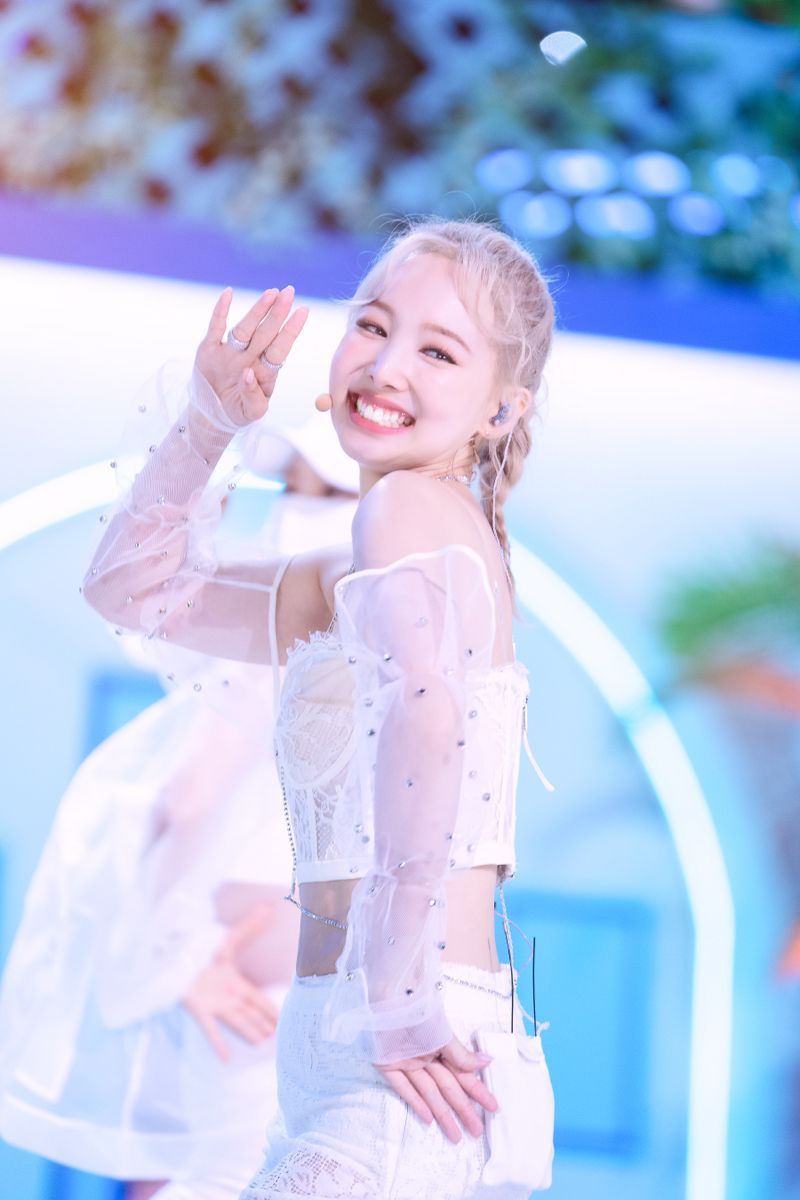 韓網公認6位最強「結尾妖精」KPOP偶像！娜璉笑容太甜美，柾國、張員瑛「天生偶像」超亮眼！-12