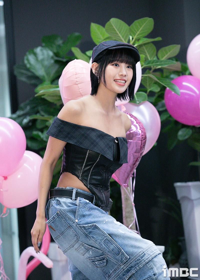 韓網公認7位最適合Y2K概念的女偶像！NATTY健康辣妹風，張員瑛、Minnie太搶眼！-3