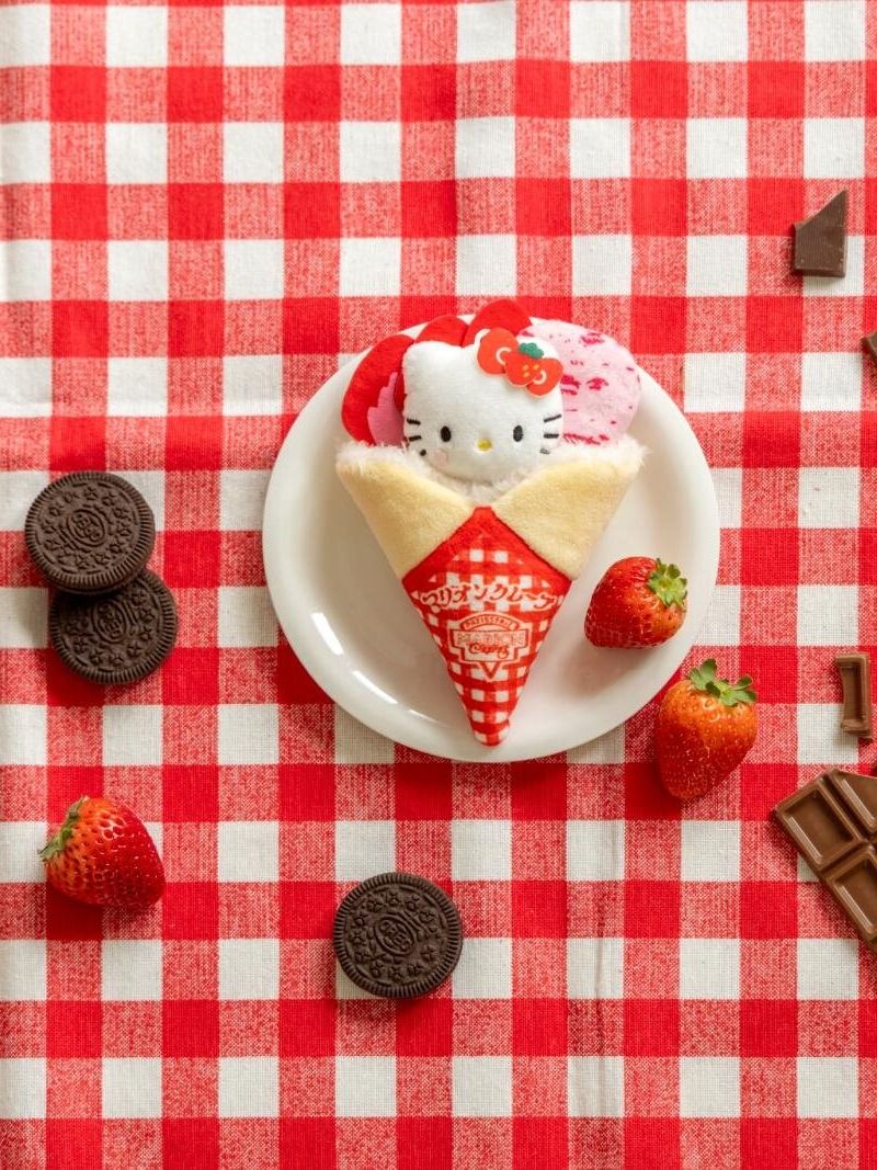 誰把凱蒂貓包進可麗餅了！日妞狂討論「Hello Kitty巧克力可麗餅吊飾」可愛發瘋、這天開賣！-7