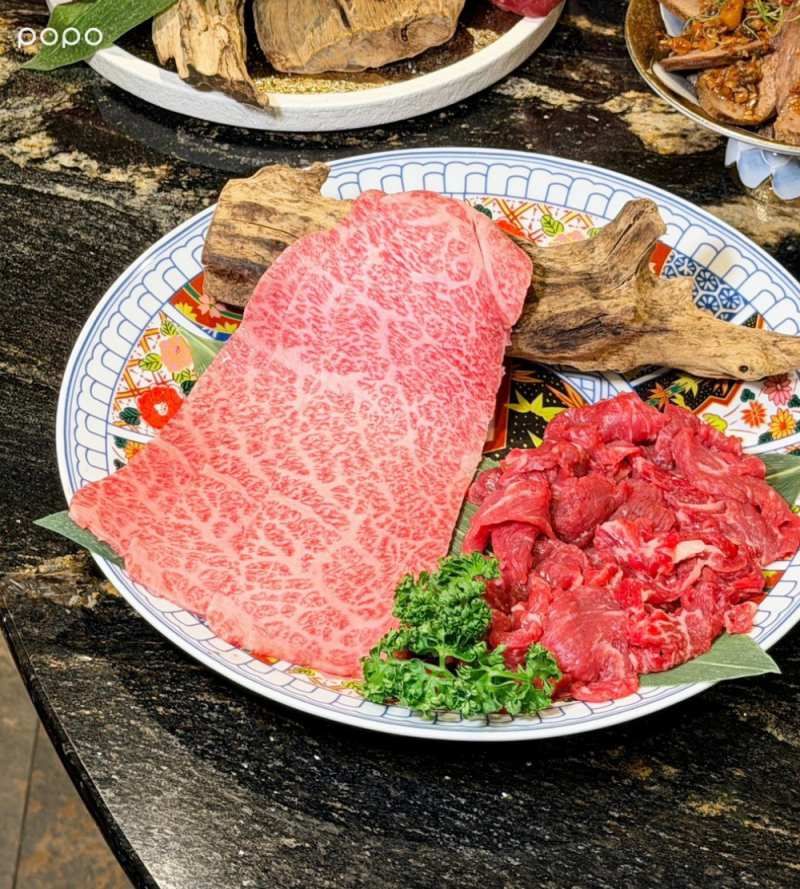 壽喜燒也吃得到台南溫體牛！橋山壽喜燒「特選溫體牛+A5和牛」太欠吃、還有「口水和牛舌」要點！-8
