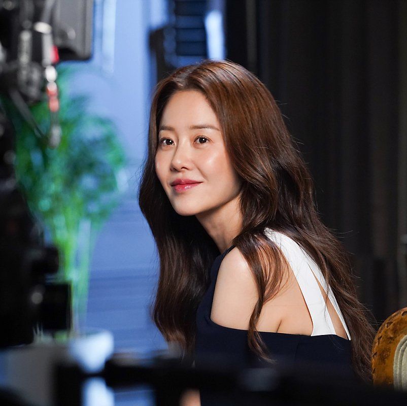 2024韓國最有錢女演員排行榜公布！國民天后IU、20代女演員都上榜，首富竟是最淳樸仙女貴婦！-16