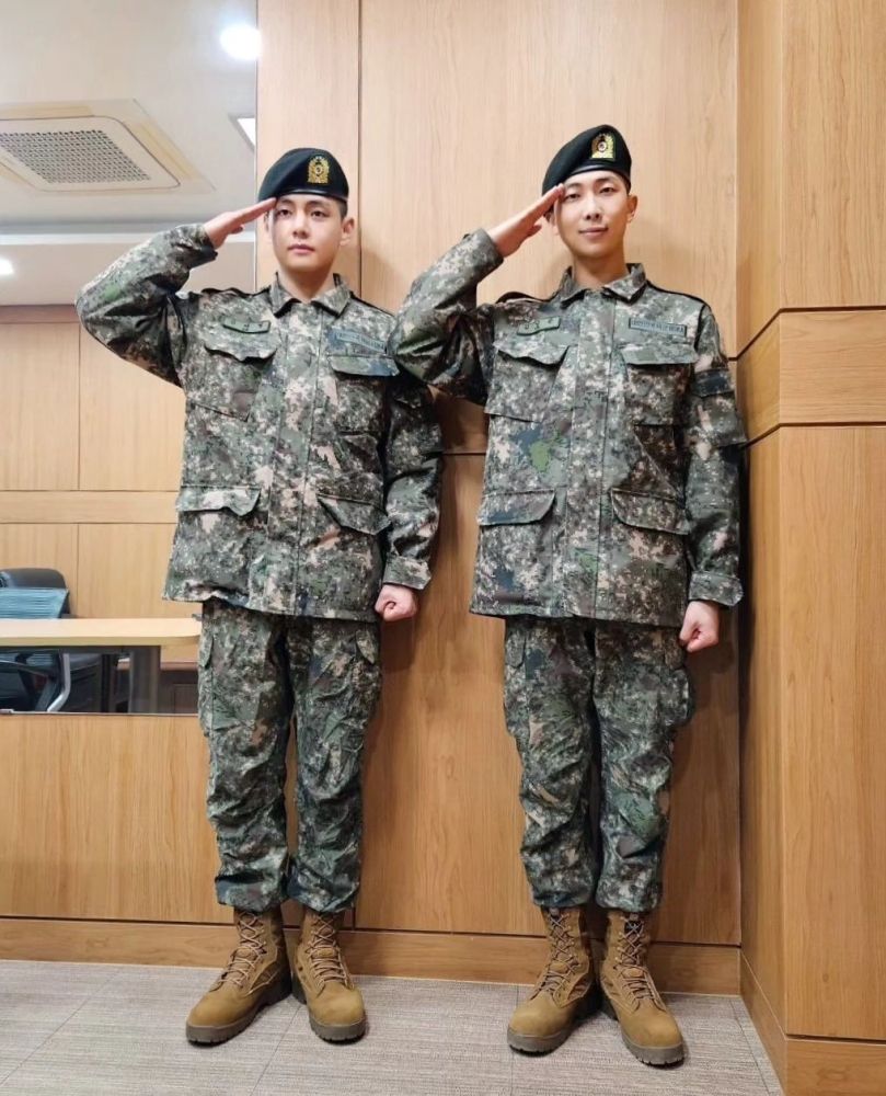 Jin後面下一個是J-hope「BTS退伍時間線整理」V金泰亨特警裝簡直殺瘋了！-9