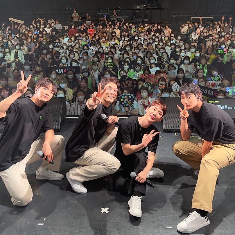 9組出道7年以上成員沒變過的韓團！SEVENTEEN團魂滿滿，BLACKPINK明年開世界巡演，最後一團惹哭所有人！-17