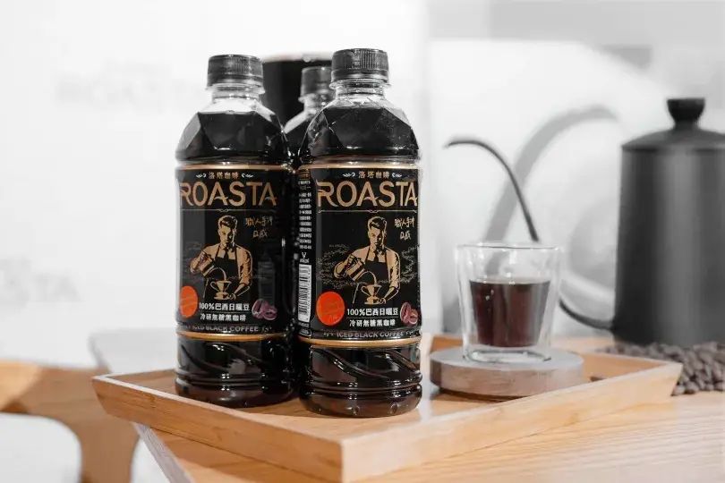 2025超商必買瓶裝咖啡推薦！「ROASTA黑咖啡」米其林三星主廚也推爆、「這瓶拿鐵」日妞都超愛！-2