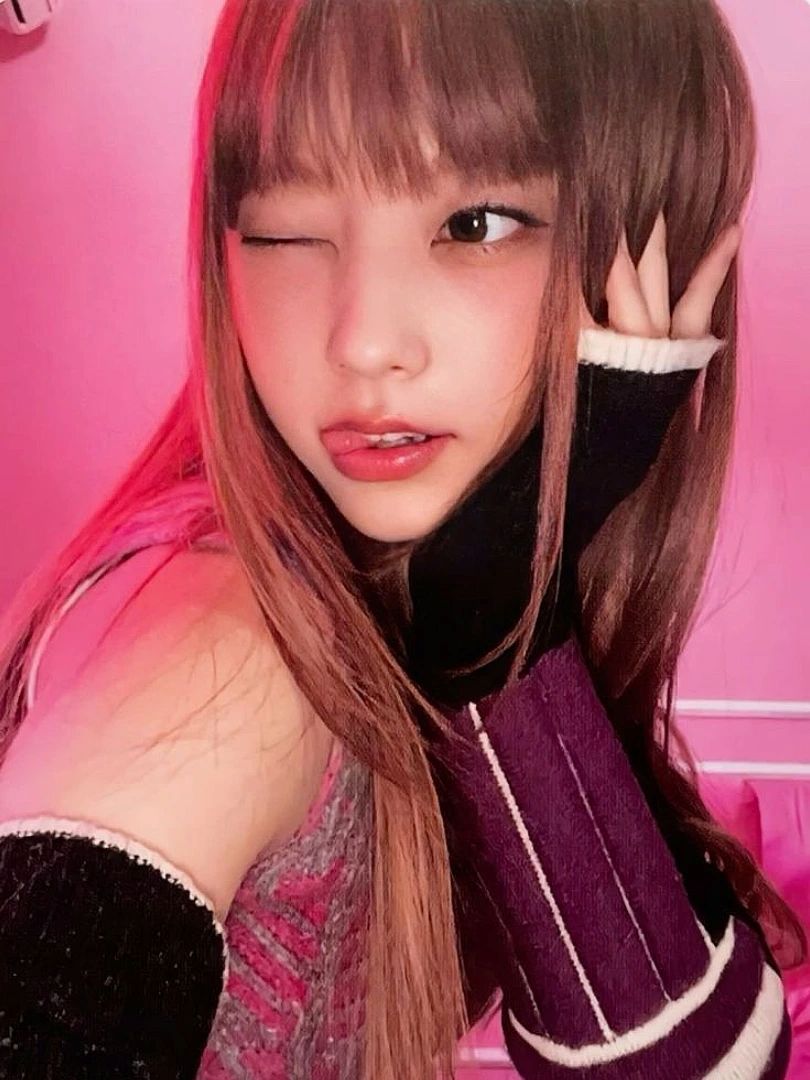 韓網票選6位最會自拍的KPOP女偶像！張員瑛、宮脇咲良全上榜，Jisoo隨手一拍都像畫報！-10