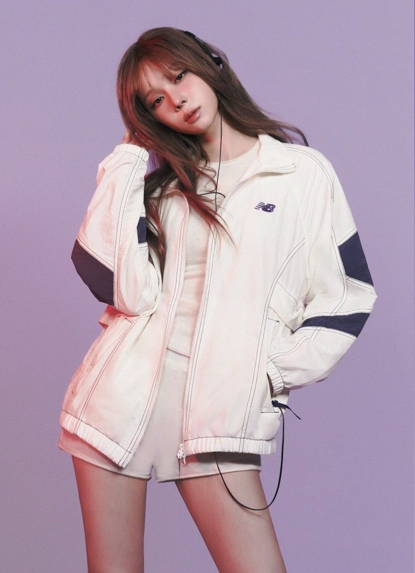 Winter最新一波NB廣告來了！美照狂發「同款外套」韓國搶翻！腳上鉛筆腿球鞋是這雙！-3