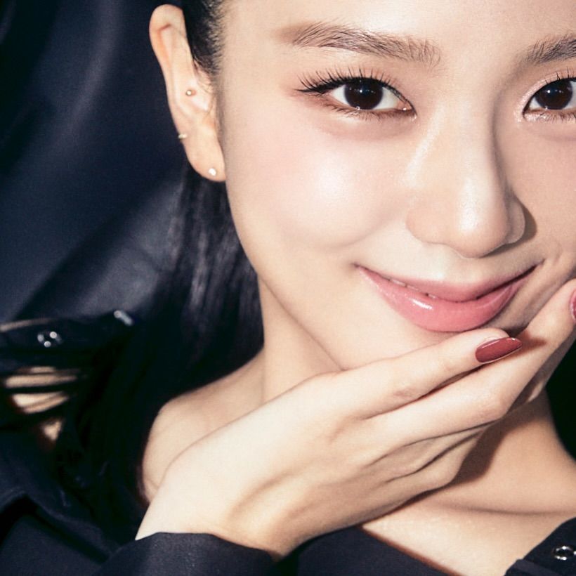 Jennie香奈兒看秀妝是她畫的！5位必追蹤韓星御用彩妝師，aespa、張員瑛指定、去韓國絕對要提前預約！-10