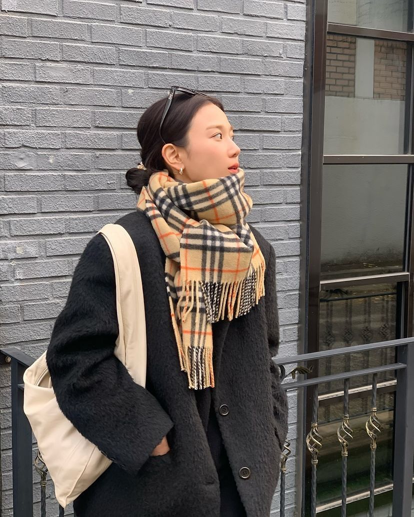 日韓女生都這樣圍！7種超簡單「冬天圍巾綁法」教學！蝴蝶結圍法一秒小臉、快通通學起來！-12