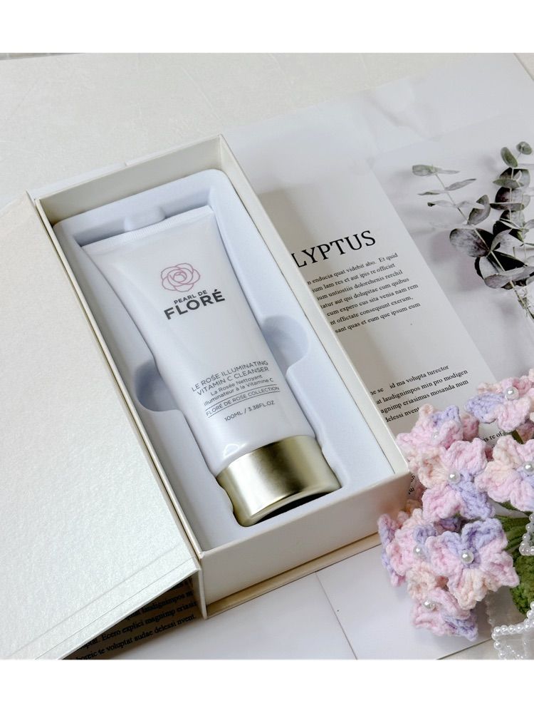 【PEARL DE FLORE】ビタミンCクレンザー Le Rose Illuminating Vitamin C Cleanser - Pearl De Flore