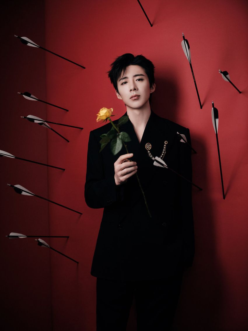 専用‼︎ 2023 微博之夜 現場直筆サイン王鶴棣檀健次映像スクリーンショット付き 2023微博之夜出席男星紅毯造型直擊！「雙帥」王鶴棣&檀健次合體搞笑