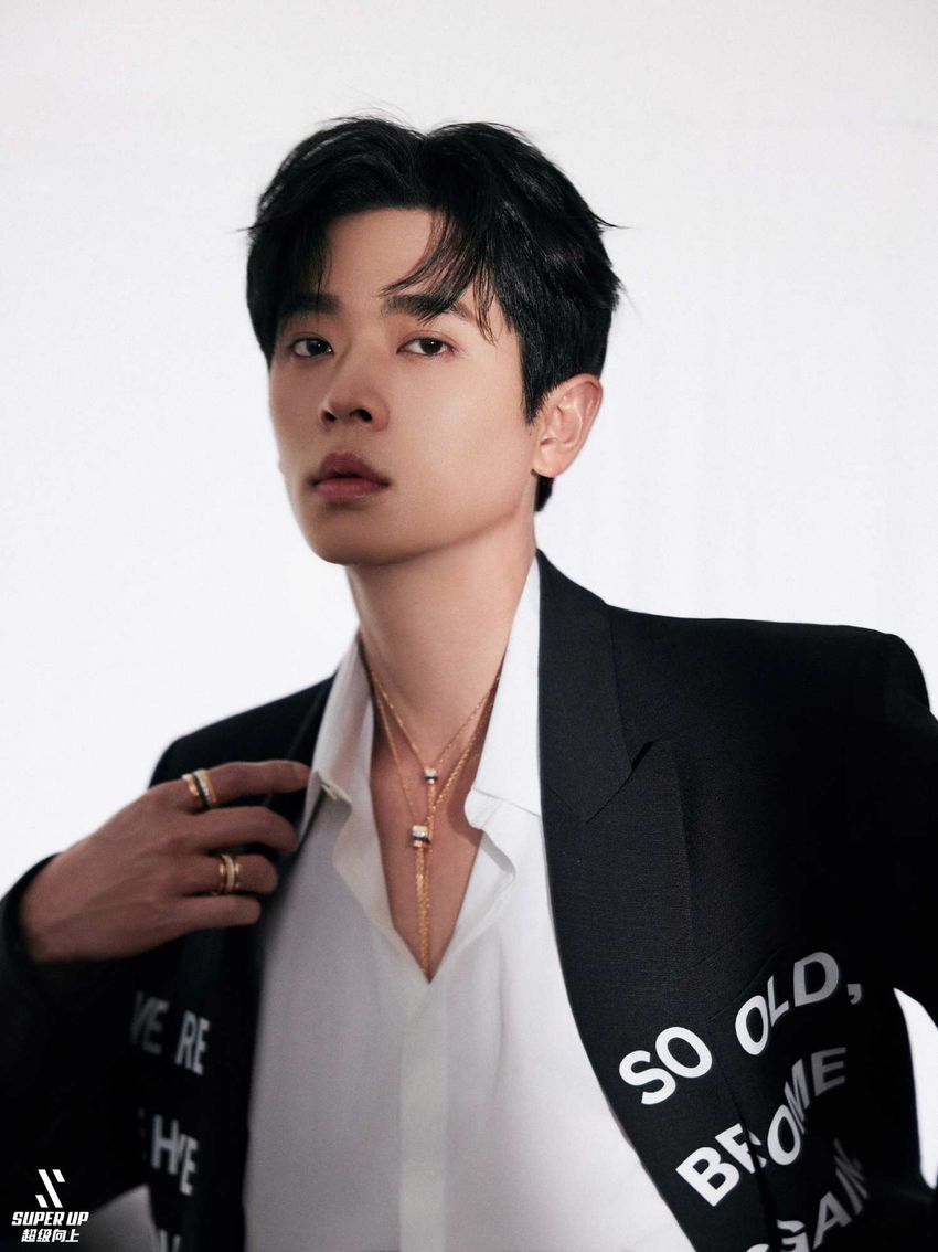 専用‼︎ 2023 微博之夜 現場直筆サイン王鶴棣檀健次映像スクリーンショット付き 2023微博之夜出席男星紅毯造型直擊！「雙帥」王鶴棣&檀健次合體搞笑