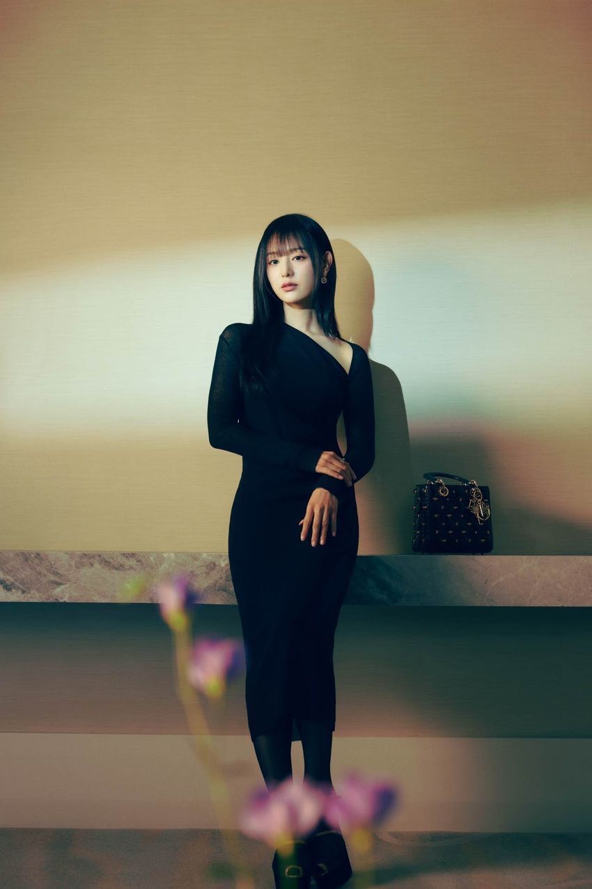 金智媛美妝資源狂炸！最美側顏狂推這罐「發光精華液」，韓國名媛人手一瓶、不老秘訣大公開！-10
