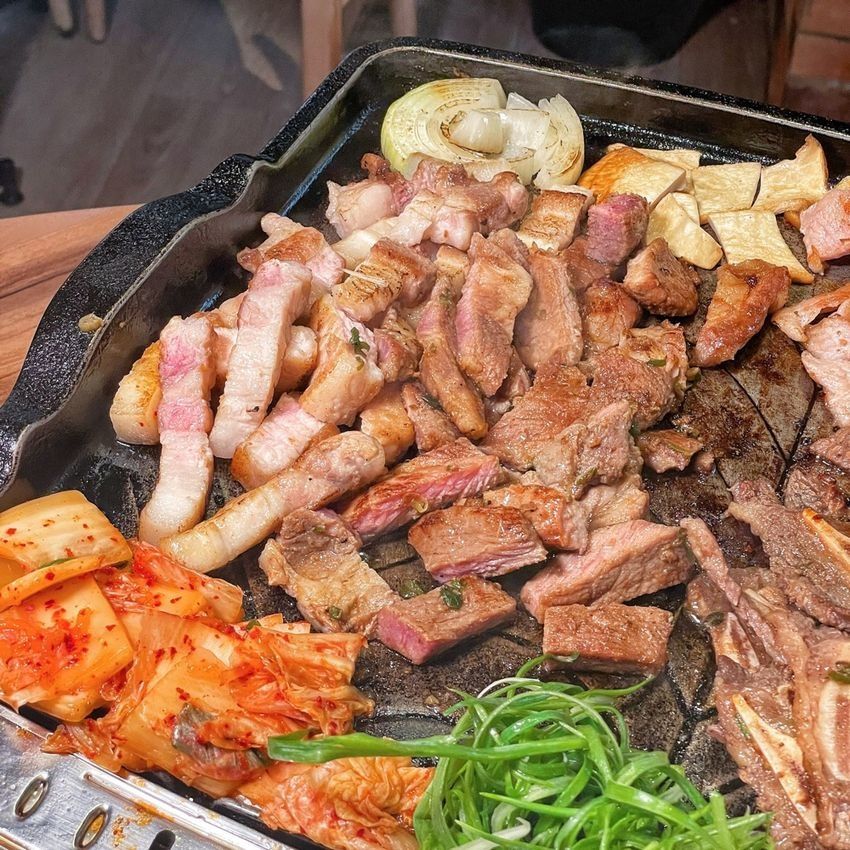 2025台北必吃4間韓式料理推薦！古亭「金家飯捲」網友都狂推、這間銅盤烤肉吃到飽不用500元！-13