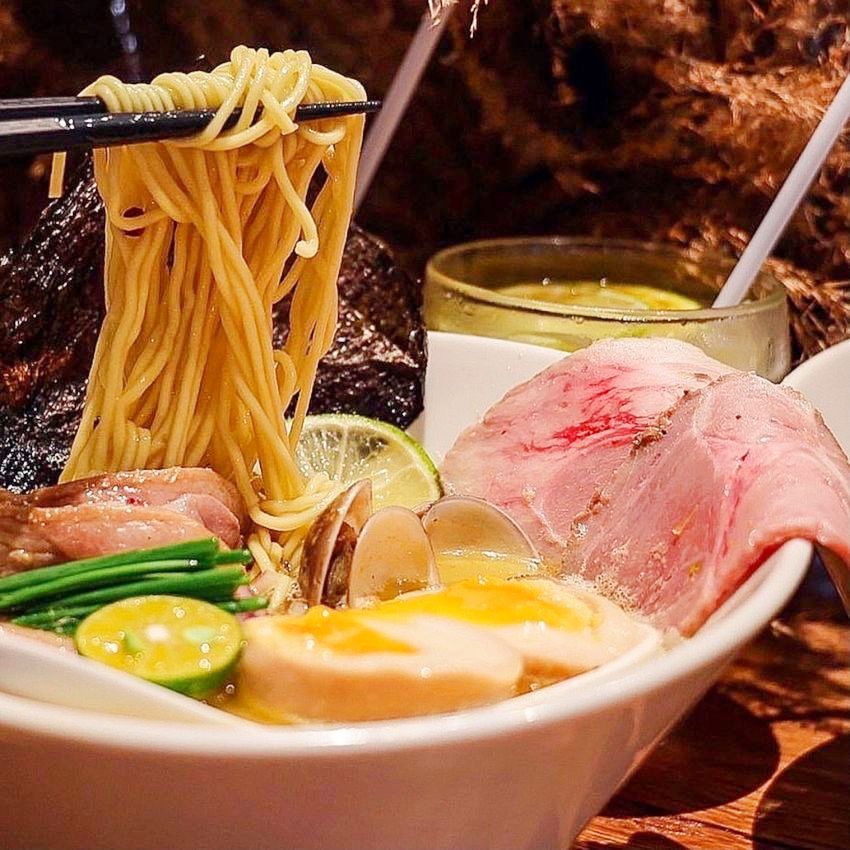 2026台北必吃5間拉麵推薦！一幻拉麵蝦味超濃日妞也愛吃、這間「柑橘蛤蜊鴨白湯拉麵」吃過就回不去！-15