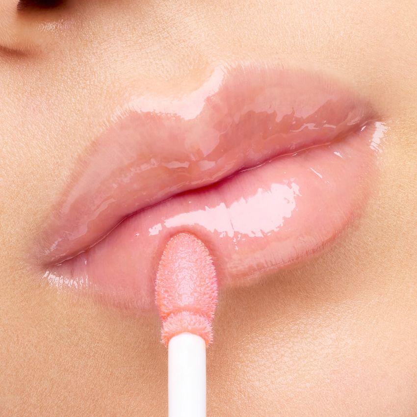 植村秀打造嘟嘟唇天花板！全新「玻光嘟唇棒」注入市場最高濃度護唇精華、澎彈玻璃妝感，養唇＋潤色＋嘟唇一抹搞定！-13