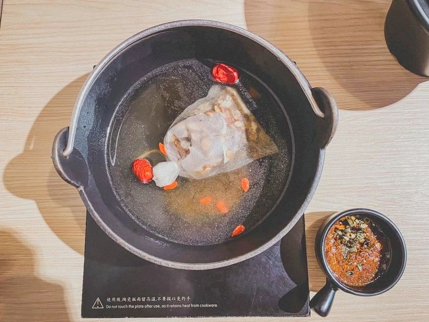 2025台北4家超人氣火鍋推薦！超鮮甜台南溫體牛火鍋一吃就上癮、「這間」泰式火鍋吃到飽網友都狂推！-12