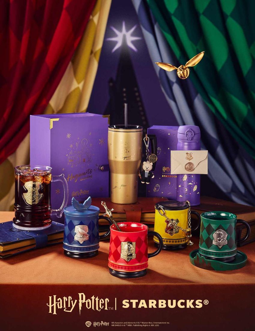 星巴克跟哈利波特聯名了！「四大學院馬克杯、霍格華茲學院玻璃杯、魔法師小熊吊飾」全都太想買！ ｜ POPO筆記, image size:850x1102