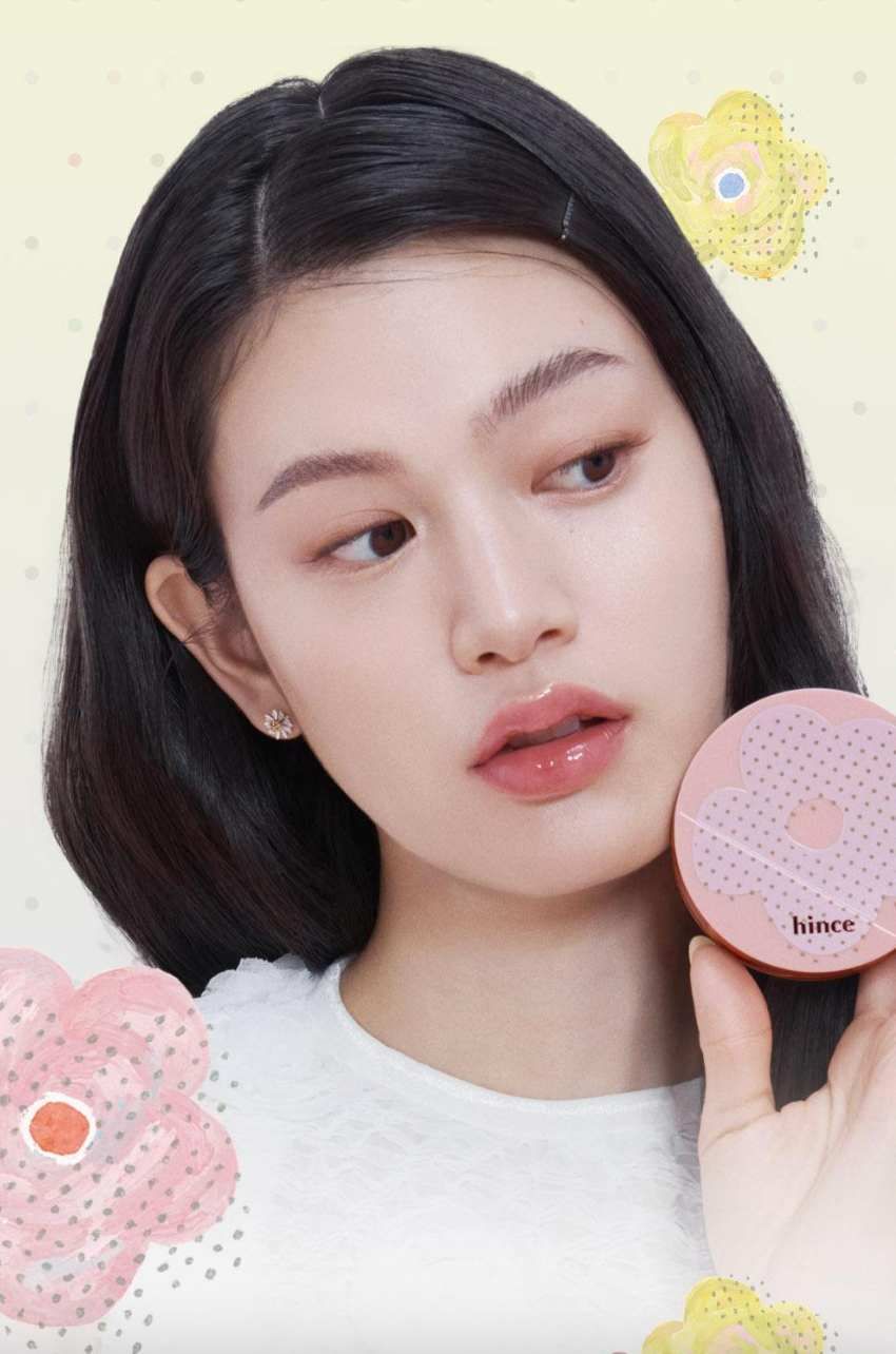 風靡韓國少女系春妝！hince人氣彩妝換上奶油黃＋復古花朵外殼，「冰透唇釉、水光棒」溫柔新色登場，氣墊粉餅限量包裝太萌！-12