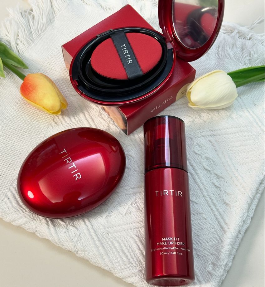 美妝版熱議「人生定妝噴霧」推薦！I’M MEME、1028開架CP值超高、TIRTIR日本賣破百萬瓶，這款還能補防曬！-3