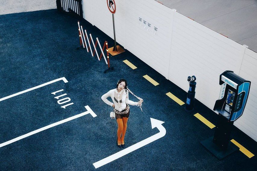 Jennie回歸造型身上揹的「CHANEL爆米花桶包」價格超驚人！有錢還不一定買得到？！-4