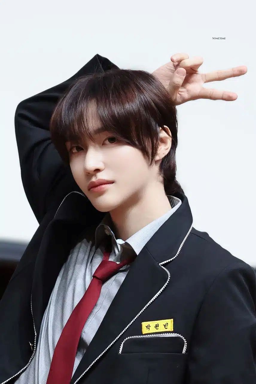 韓網票選最想一起上學的KPOP男偶像！明宰鉉風雲人物代表，韓維辰、元彬都是校園男神！-9