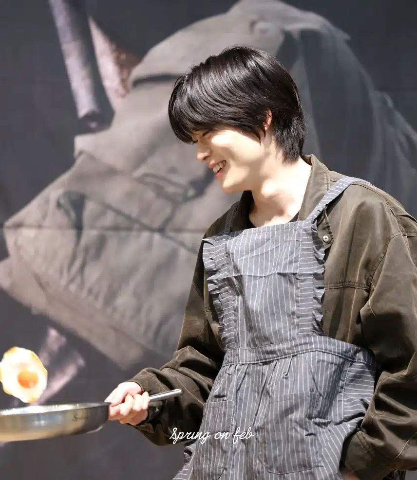 可以嫁了！盤點6位最會煮飯的KPOP男偶像！SVT玟奎一人養全團，Jin、在玹廚藝超強！-11