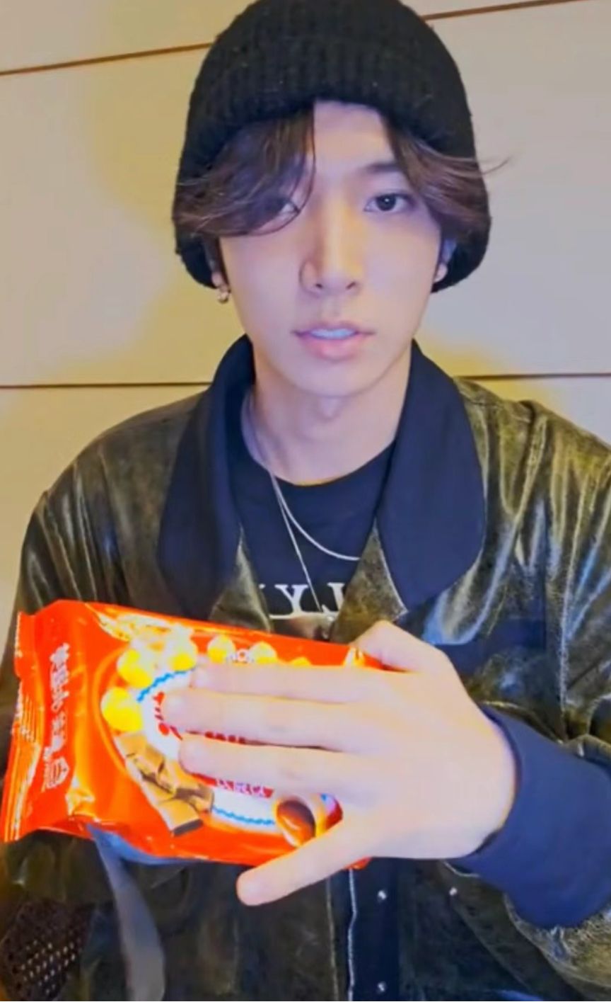 日韓星最愛台灣零食肉搜！木村拓哉、李棟旭都愛「這家」鳳梨酥，小泡芙IU、金惠奫都著迷-5