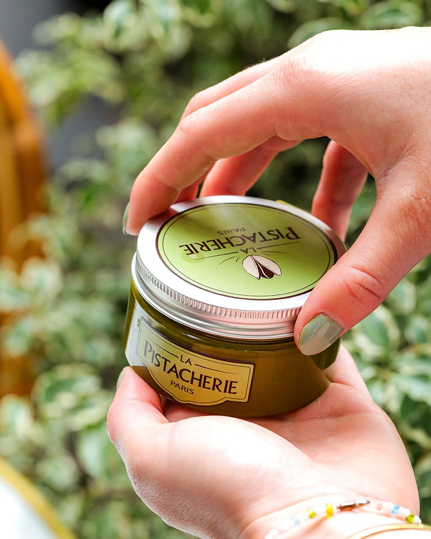 吃貨V上線！BTS泰亨時裝周後台狂嗑「開心果可頌」太可愛、必點同款甜點&推薦品項一次看！-13