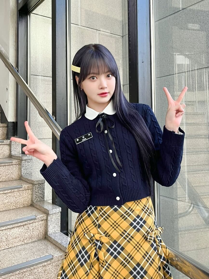 韓網熱議6位「校園劇女主角臉」KPOP偶像！舒華初戀清純美圈粉，安俞真、玟池顏值氣質全到位！-12