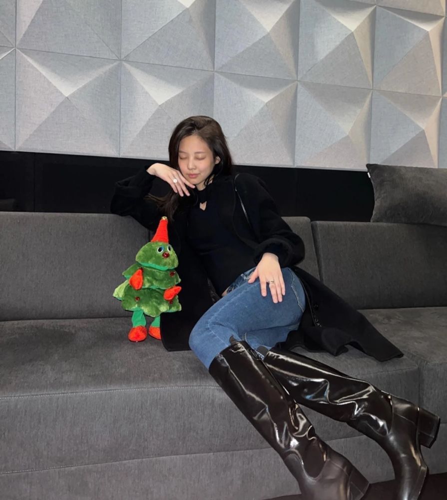 今年冬天長靴流行這樣穿？！12套長靴穿搭圖鑑一次看！Jennie、員瑛女團這幾招必學！-14