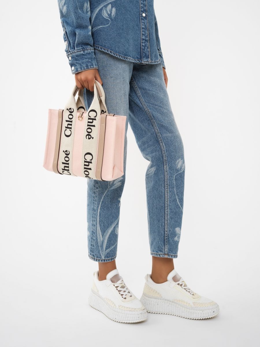 2024必買精品包！Chloé爆款Woody托特包新色「霜淇淋粉、小雞黃」三萬多買到！-10