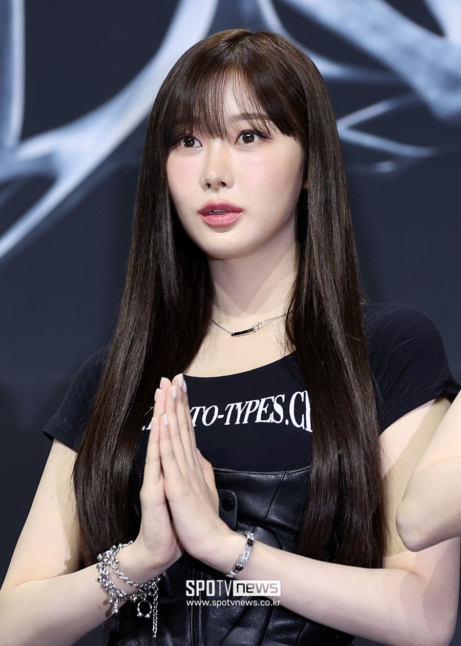 韓網熱議6位擁有「主播相」的女偶像！海嫄、安俞真都上榜，Minji穿正裝看起來超專業-10