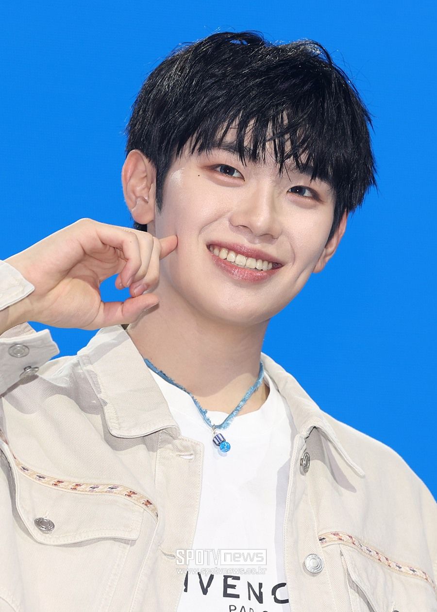 9位馬年出生的KPOP男偶像公開！元彬、成訓雙男神上榜，王奕翔話題度飆升！-15