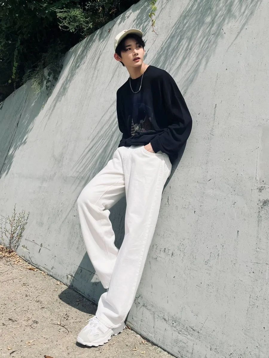 韓網瘋傳HYBE旗下男偶像身高排名TOP5公開！MARTIN被封巨人擔當，秀彬、珉奎都是長腿男神！-2