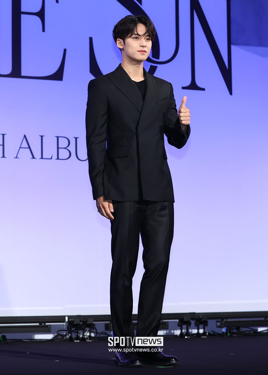 韓網瘋傳HYBE旗下男偶像身高排名TOP5公開！MARTIN被封巨人擔當，秀彬、珉奎都是長腿男神！-11