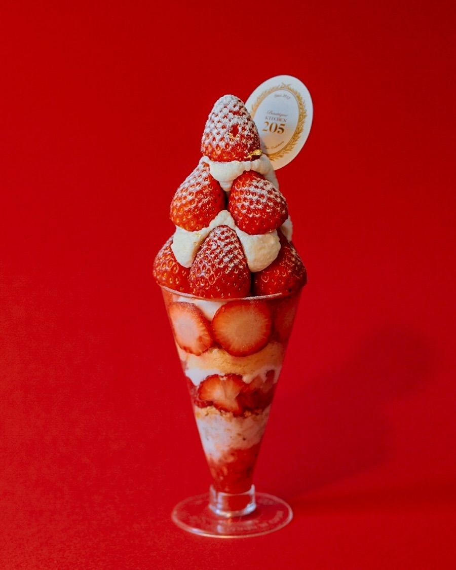 韓國超人氣甜點KITCHEN205要來台灣了！爆炸療癒「巧克力草莓蛋糕、冬日草莓帕妃」酸甜風味太欠吃！-4