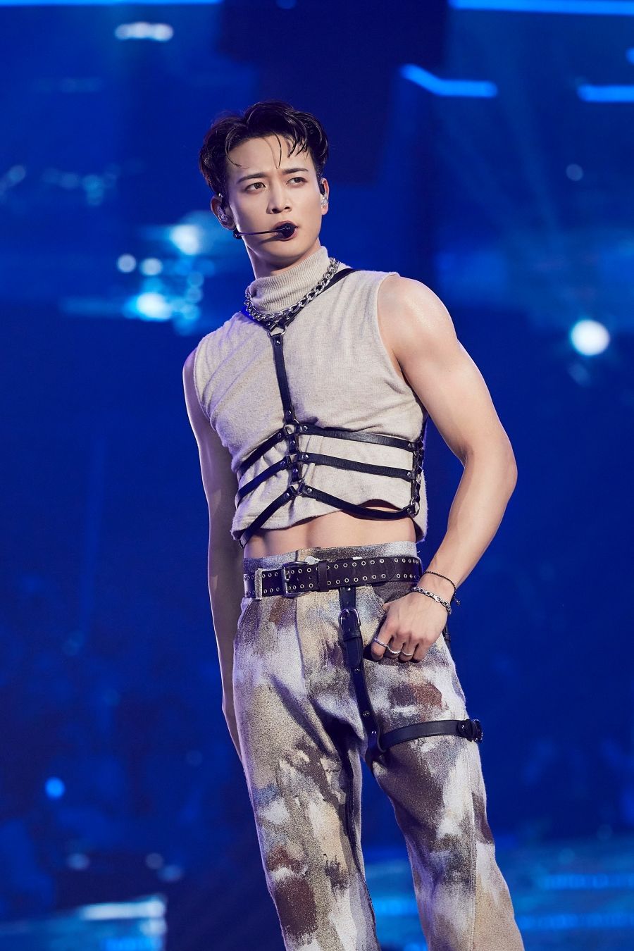 全網公認6位「健身魔人」KPOP男偶像！珉奎、柾國廣告大秀完美線條，彰彬肌肉線條引熱議！-7