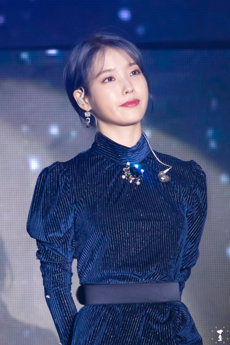 網評6位換髮色就上熱搜的KPOP女偶像！IU藍髮太仙、Karina、舒華金髮太像洋娃娃！-2