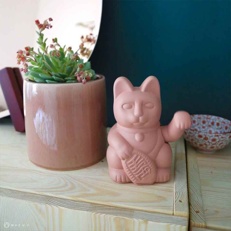 2025聖誕節8款交換禮物推薦！韓妞超愛「尾巴搖擺貓咪掛鐘」、「刺蝟造型收納包」萌到捨不得送！-3