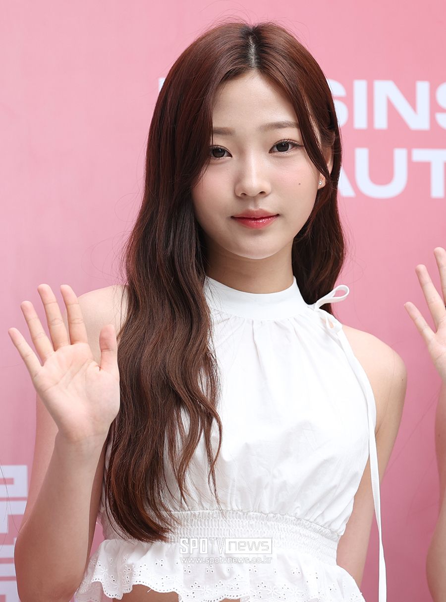 盤點2026年成年KPOP女偶像名單！雅賢、沅禧轉大人氣場超強，李瑞忙內寶寶終於長大！-9