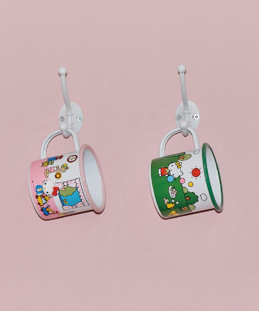 可愛發瘋！韓國開賣Hello Kitty聯名餐具、「呆萌Kitty磁鐵+馬克杯&奶油黃盤子」韓妞都在搶！-13